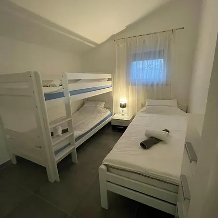 Apartman Appartma Robert Ii *