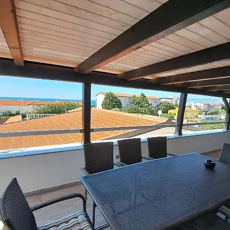 Appartma Robert Ii Apartment