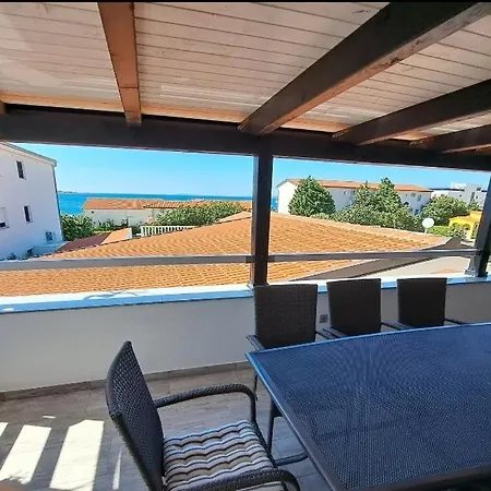 Apartment Appartma Robert Ii
