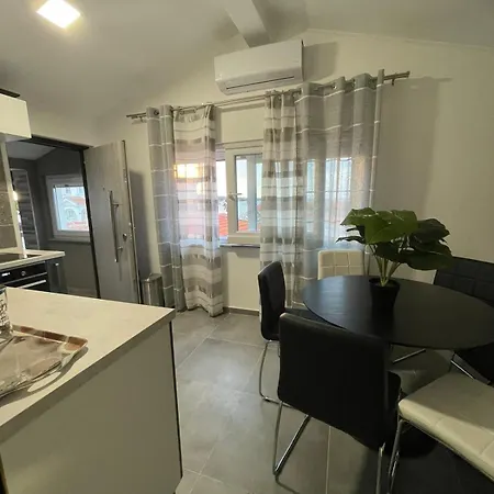 Appartma Robert Ii Apartment