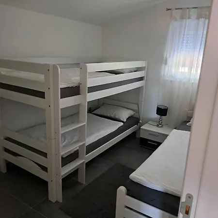 Apartman Appartma Robert Ii